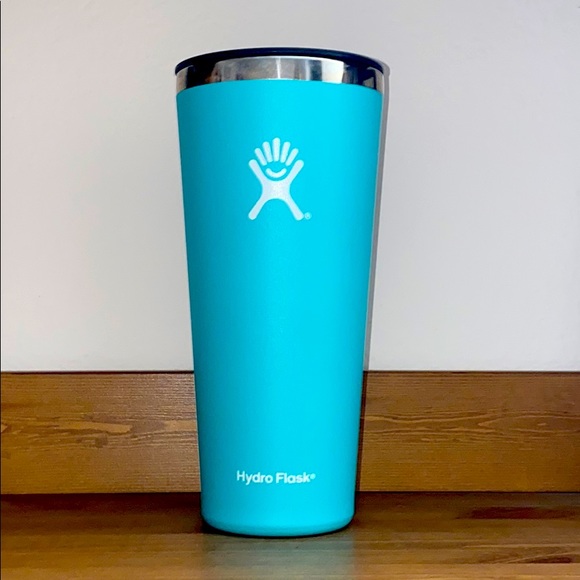 32 oz used discontinued Hydro Flask in Turquoise.